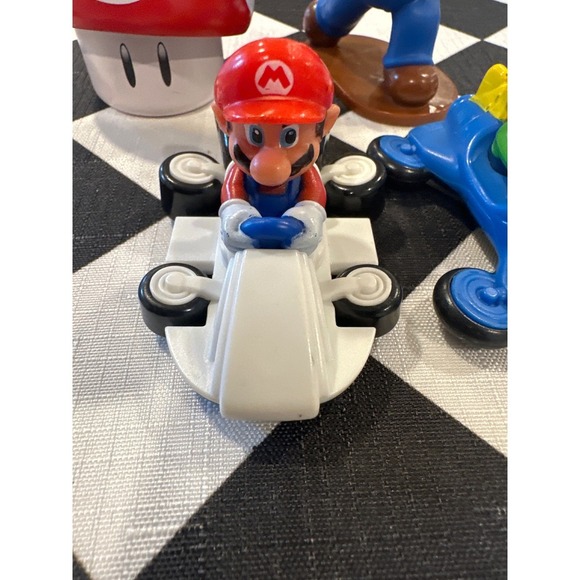 Nintendo Super Mario Toy Figures Mushroom, Mario Kart, Luigi, Bowser Jr - Picture 3 of 7